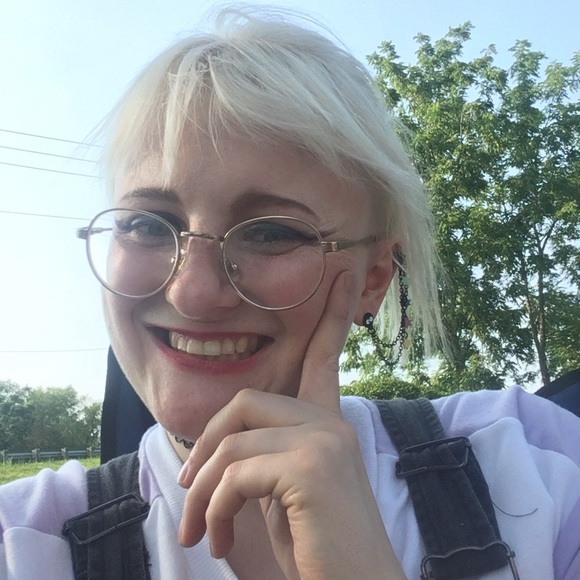 Meet your Posher, Lindsey - Picture 6 of 9